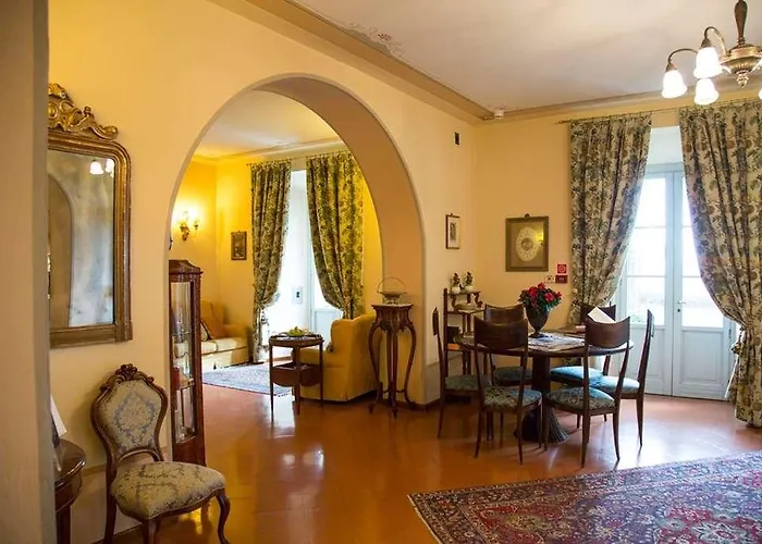 Ξενοδοχείο Marsili 4*