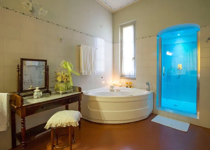 Ξενοδοχείο Marsili 4*