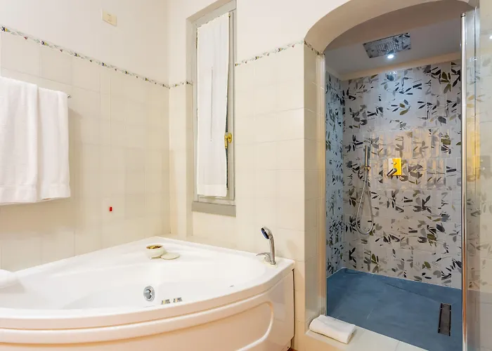 Ξενοδοχείο Marsili 4*