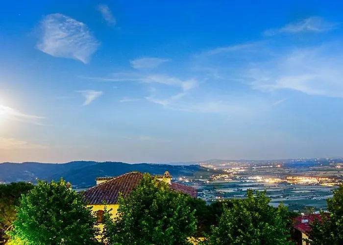 Отель Marsili Кортона